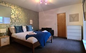 Pass The Keys Spacious 3Beds Flat Near City Centre - Free Parking